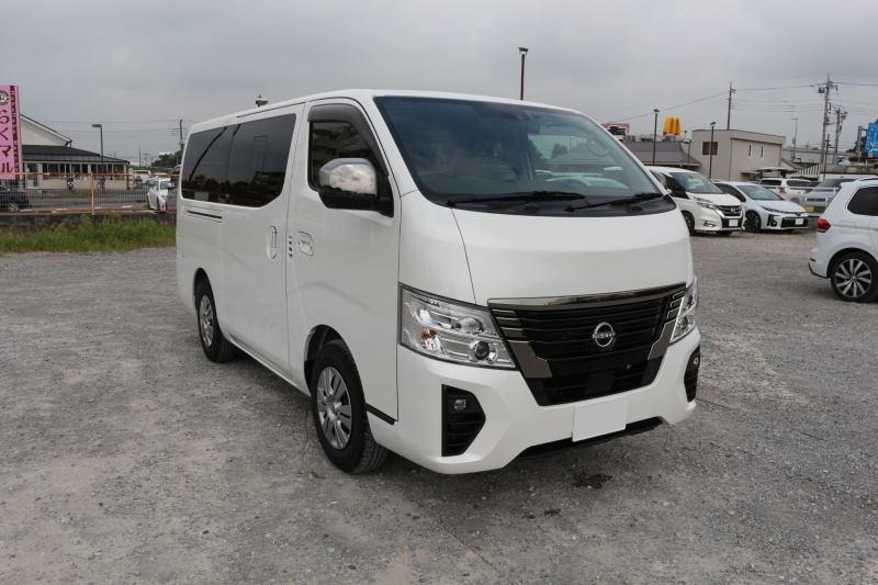 日産 キャラバン GRANDプレミアムGX　2.0G　2WD　3列8人乗り5ナンバーワゴン乗用登録