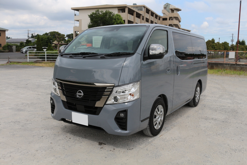 日産 キャラバン GRANDプレミアムGX　2.0G　2WD　3列7人乗り5ナンバーワゴン乗用登録