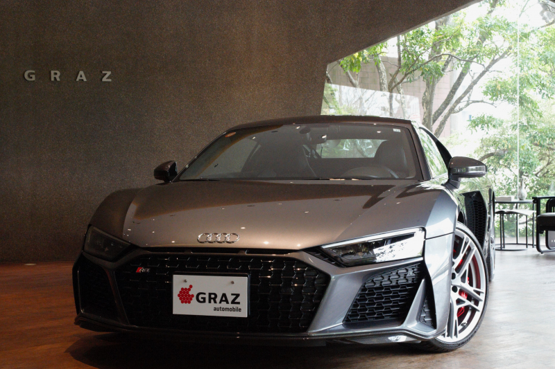 アウディ R8 Coupe V10 performance 5.2 FSI quattro　B&O　カーボンインテリア