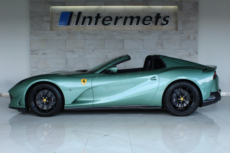 フェラーリ 812 GTS D車 VERDE FRANCESCA 926km OP￥14,610,000ｰ