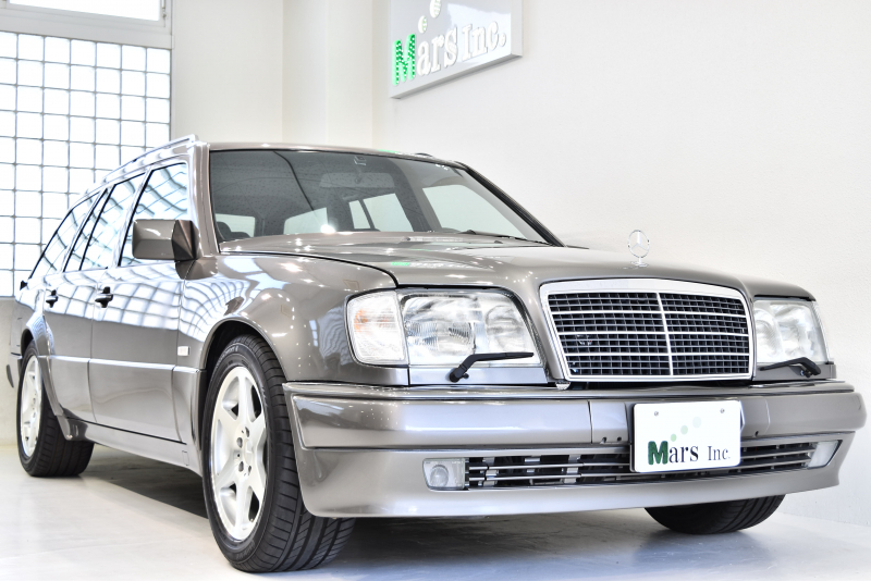 メルセデスベンツ Eクラス 300TE 新車並行車 E500後期用フロントバンパー フロントワイドフェンダー ボンネット グリル スポーツレザーシート E500リミテッド用17インチアルミホイール 左ハンドル