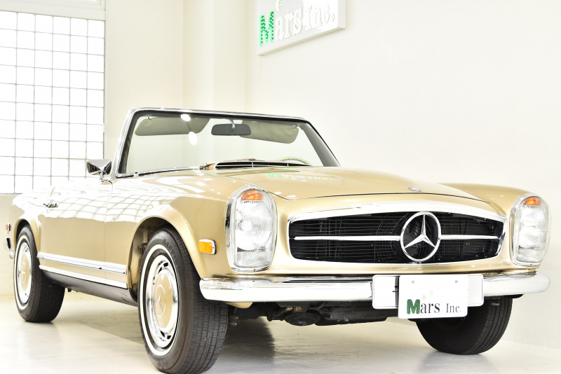 メルセデスベンツ SLクラス 280SL パコダルーフ 1970年 欧州モデル 4速フロアオートマチック フロアカーペット・ドア内張全張替え済 ホワイトリボンタイヤ 純正14インチスチールホイール＆純正ホイールキャップ 左ハンドル