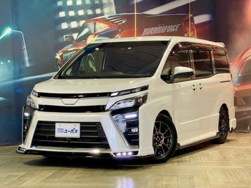 トヨタ ヴォクシー ZS M’z　SPEEDコンプリートカー（F　S　Rアンダー　グリル　4本出しマフラー）　車高調　OP10年保証対象　ナビ　フリップダウンモニター　社外16インチアルミ　COATTECTフロントガラス