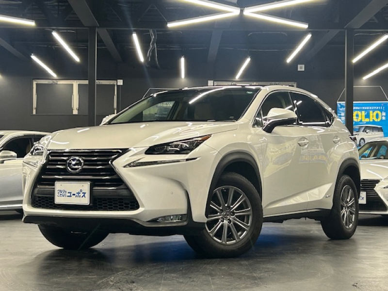 レクサス NX NX300h　Iパッケージ　OP1年保証対象車両　ガラスルーフ　シートメモリー　電動パーキングブレーキ　クリアランスソナー　バックカメラ　前席パワーシート　レザーシート　ドライブレコーダー