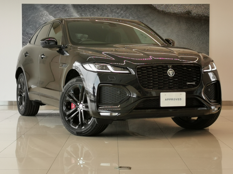 ジャガー F-PACE R-Dynamic SE P250 スライディングパノラミックルーフ コンフィギュラブルダイナミクス アダプティブダイナミクス 21インチ「style5105」グロスブラック ステアリングホイールヒーター ブレーキレッドキャリパー