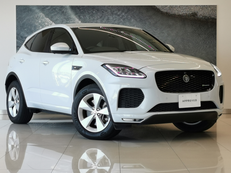ジャガー E-PACE RダイナミックS2.0L P200 アダプティブクルーズキューアシスト付 MERIDIANサウンド パワーテールゲート 10Wayパワーフロントシート/シートヒーター付き インタラクティブドライバーディスプレイ ブラックパック