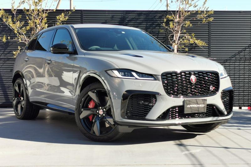 ジャガー F-PACE SVR5.0L P550 4WD 1オーナー 特別色 スライディングパノラミックルーフ OP22インチAW  ヒーター＆クーラーフロントシート＆リアヒーターシート MERIDIANサラウンド  ヘッドアップディスプレイ ピクセルLEDライト ブラックエクステリアパック 液晶メーター 電動トランク