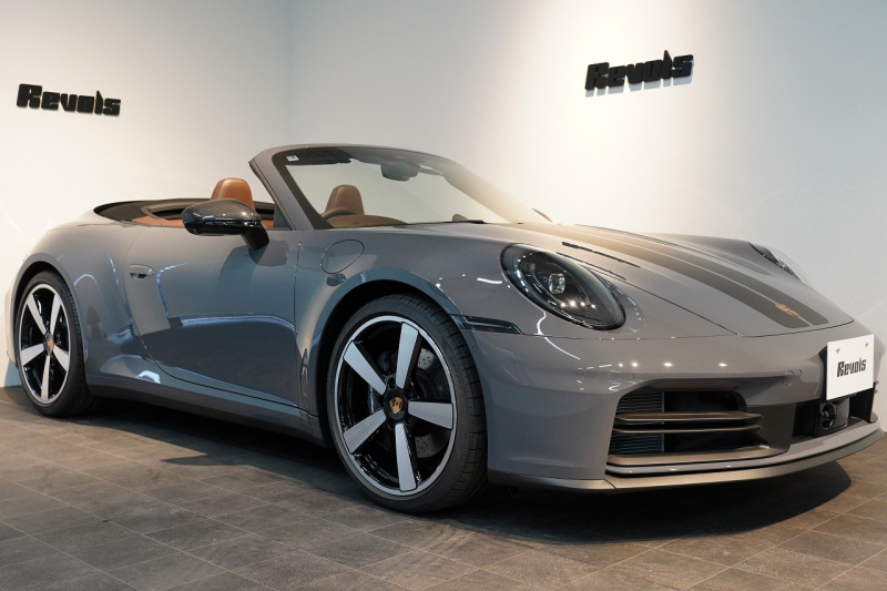 ポルシェ 911(Type992) Carrera Cabriolet 後期モデル(Type992.2) ワンオーナー OP432万 スポクロ スポエグ クラブレザー Fリフト