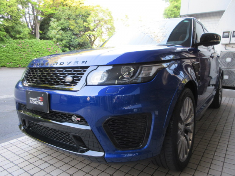 ランドローバー レンジローバーSPORT 5.0V8SC SVR 専用コンビ本革 パノラマSR 純正ナビTV 純正OP22AW アクティブエキゾースト ブルーbremboキャリパー MERIDIANシグネチャー クーラーBOX カーボンファイバー エボニースエードヘッドライナー ACC パークアシスト 正規ディーラー車 右ハンドル 記録簿付