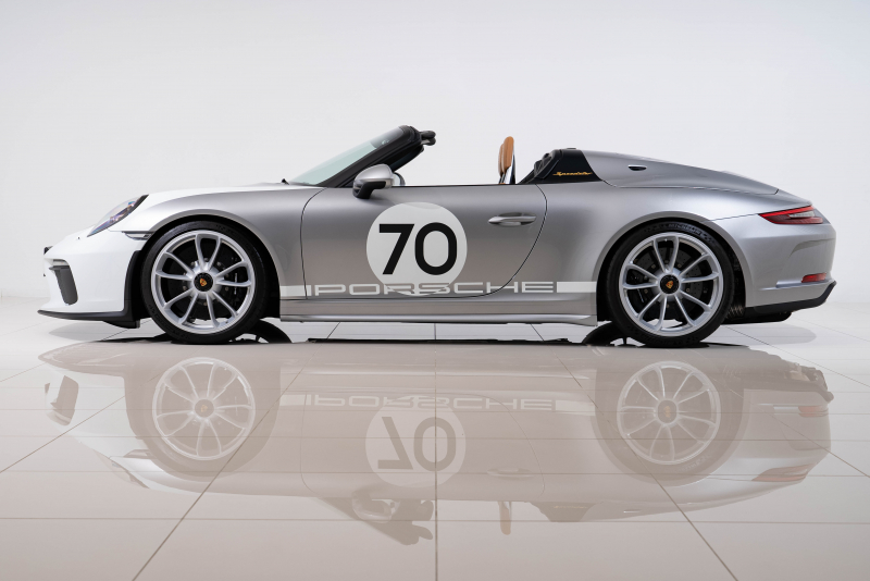 ポルシェ 911(Type991.2) スピードスター　ヘリテージ デザイン パッケージ　世界限定 1948台　走行 6,800km！　新車並行　2オーナー　ディーラー車検実施済み　コレクターズ・アイテム