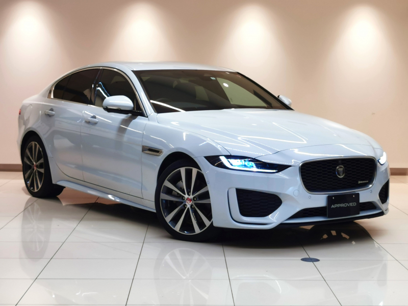 ジャガー XE Rダイナミック S 2.0L D200 AWD 1オーナー インタラクティブドライバーディスプレイ フロントシートヒーター ACC LEDヘッドライト 19インチアルミホイール PiviProシステム サラウンドカメラ