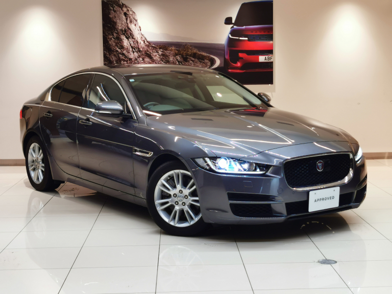 ジャガー XE プレステージ 2.0L P200 1オーナー 白革シート フロントシートヒーター MERIDIAN™サウンド メモリーシート インタラクティブドライバーディスプレイ ACC 電動調整ステアリングコラム パドルシフト ステアリングヒーター