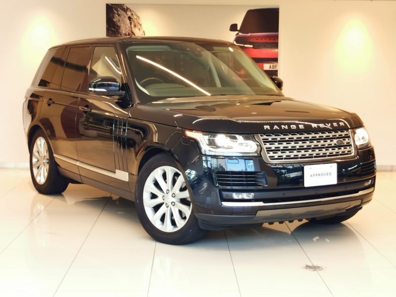 ランドローバー レンジローバー ヴォーグ(3.0リッター/340ps) 4WD 5名  黒革 パノラミックルーフ シートヒーター MERIDIAN 20インチAW アダプティブクルーズコントロール ステアリングヒーター