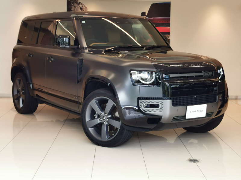 ランドローバー ディフェンダー 110 カルパチアンエディション 5.0L V8S/C P525 AWD 1オーナー 茶革シート サンルーフ フロントシートヒーター＆クーラー、リアシートヒーター MERIDIAN™サウンド ヘッドアップディスプレイ 22インチアルミホイール ワイヤレスデバイスチャージング