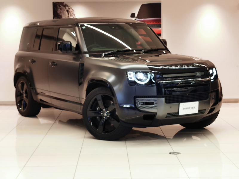 ランドローバー ディフェンダー 110 カルパチアンエディション 5.0L V8S/C P525 AWD 1オーナー 黒革シート サンルーフ フロントシートヒーター＆クーラー、リアシートヒーター MERIDIAN™サウンド ヘッドアップディスプレイ 22インチアルミホイール ワイヤレスデバイスチャージング